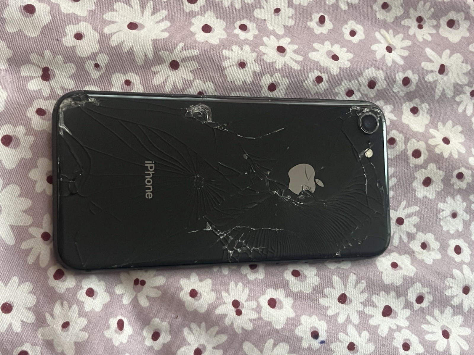 Mixed Lot Of Apple Products. !!!Parts Or Repair As Is Sale Cracked Screen