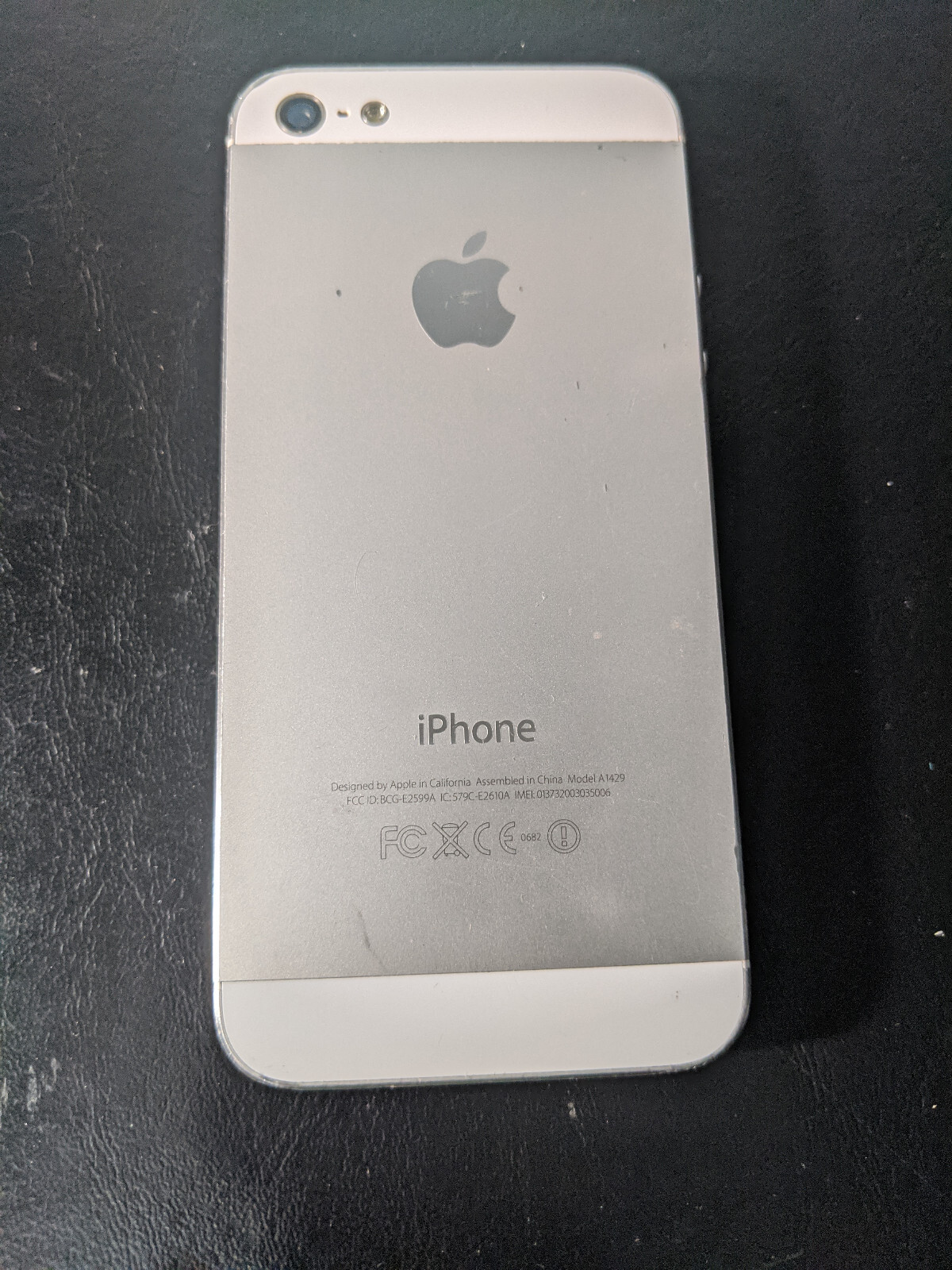 Lot of 7 Apple products – ipod, Iphone – take a look