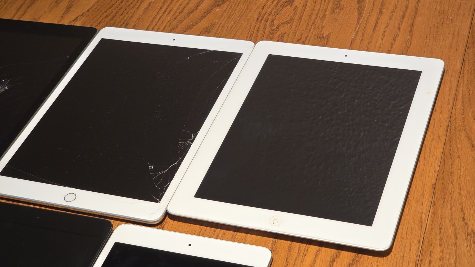 18x Apple Devices Lot iPhones iPads iPods Watch For Parts or Repair Only