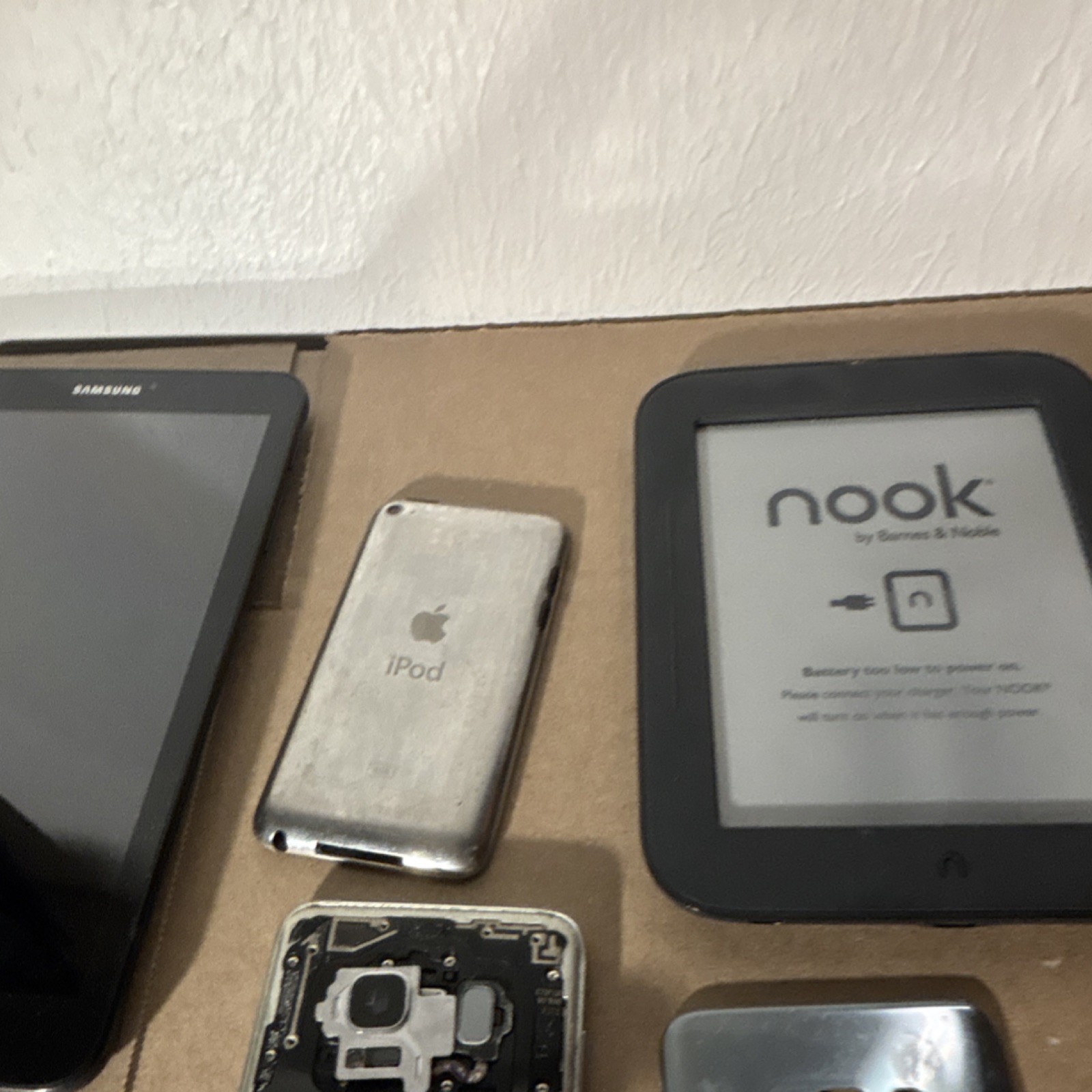 Samsung Galaxy S8, Apple iPod, Barnes & Noble Nook Mixed Lot Electronics