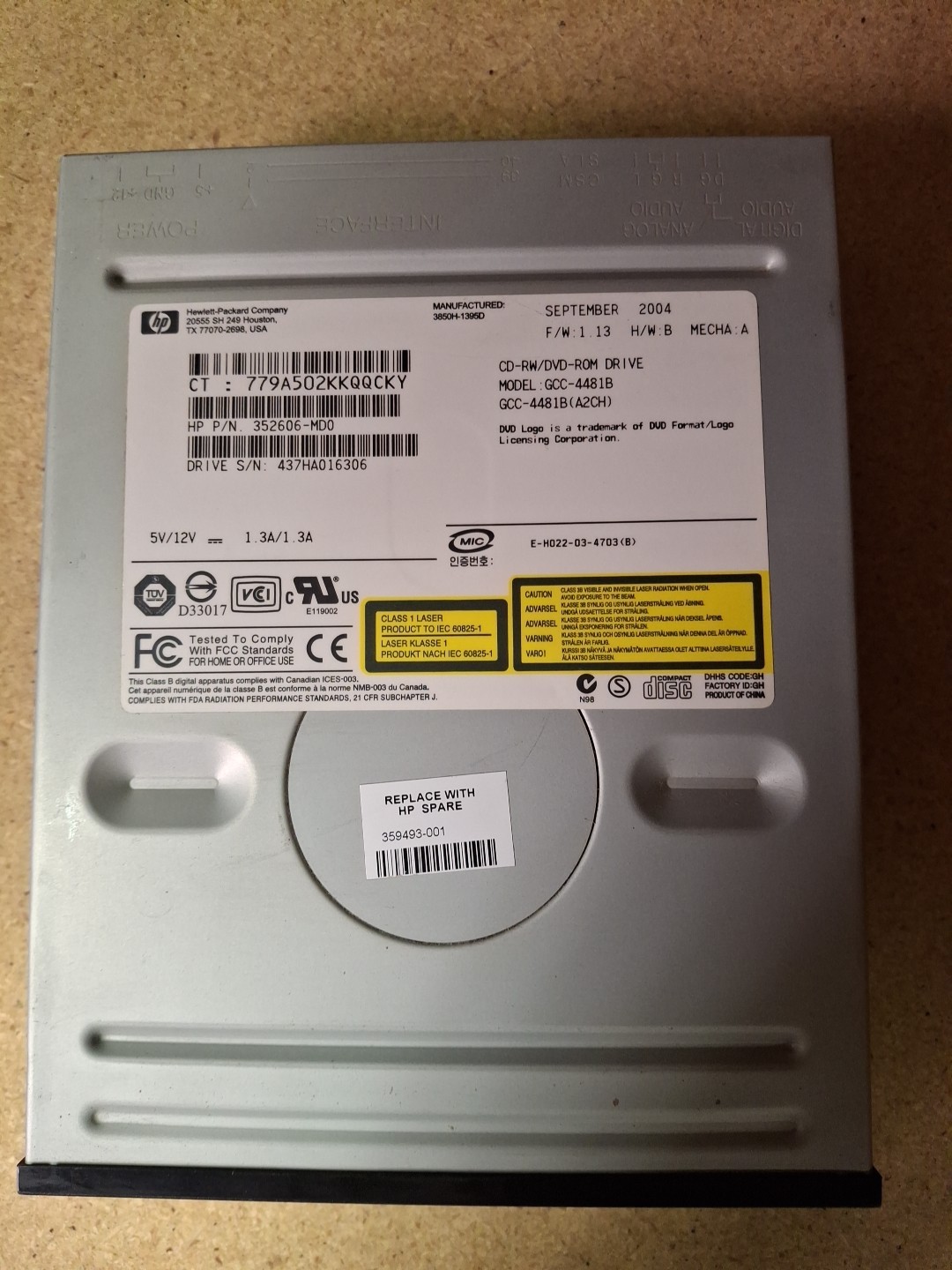 HP GCC-4481B Internal IDE CD-RW/DVD-ROM Drive PN 352606-MD0