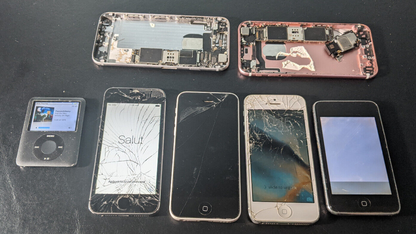 Lot of 7 Apple products – ipod, Iphone – take a look