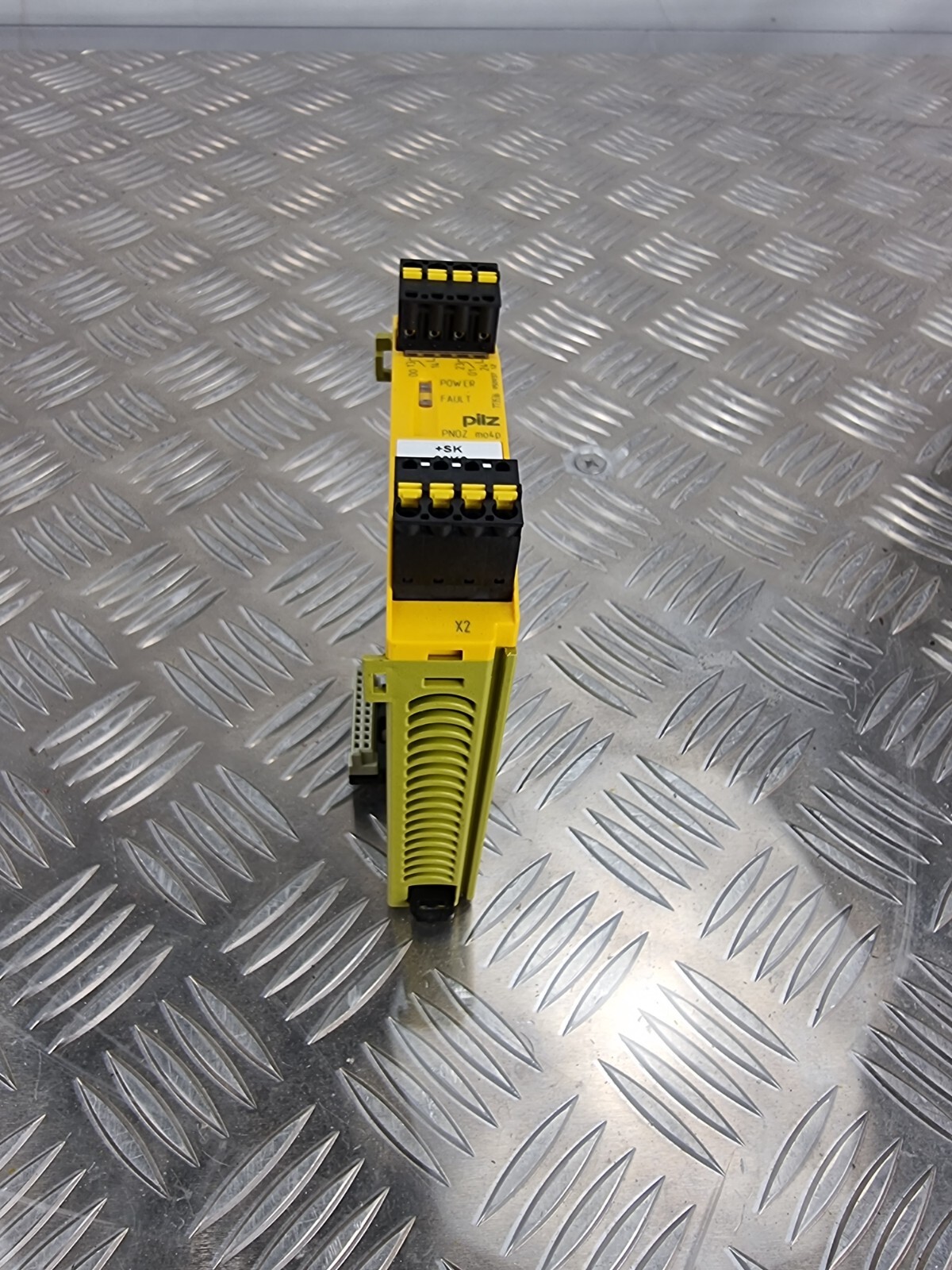 PILZ PNOZ mo4p SAFETY RELAY 773536 EXPANSION MODULE AC 240V/6A DC 24V/6A