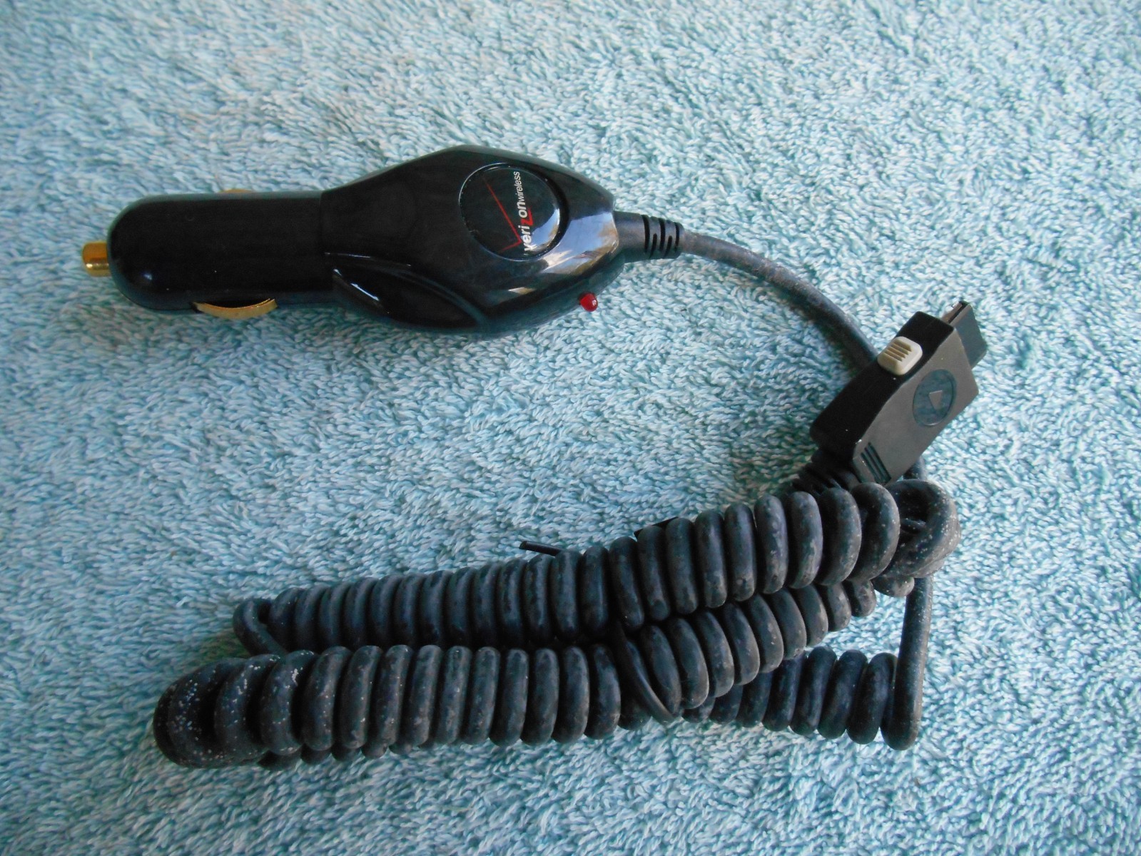 WHOLESALE LOT OF 18 ASSORTED 12 VOLT DC PLUG CHARGERS