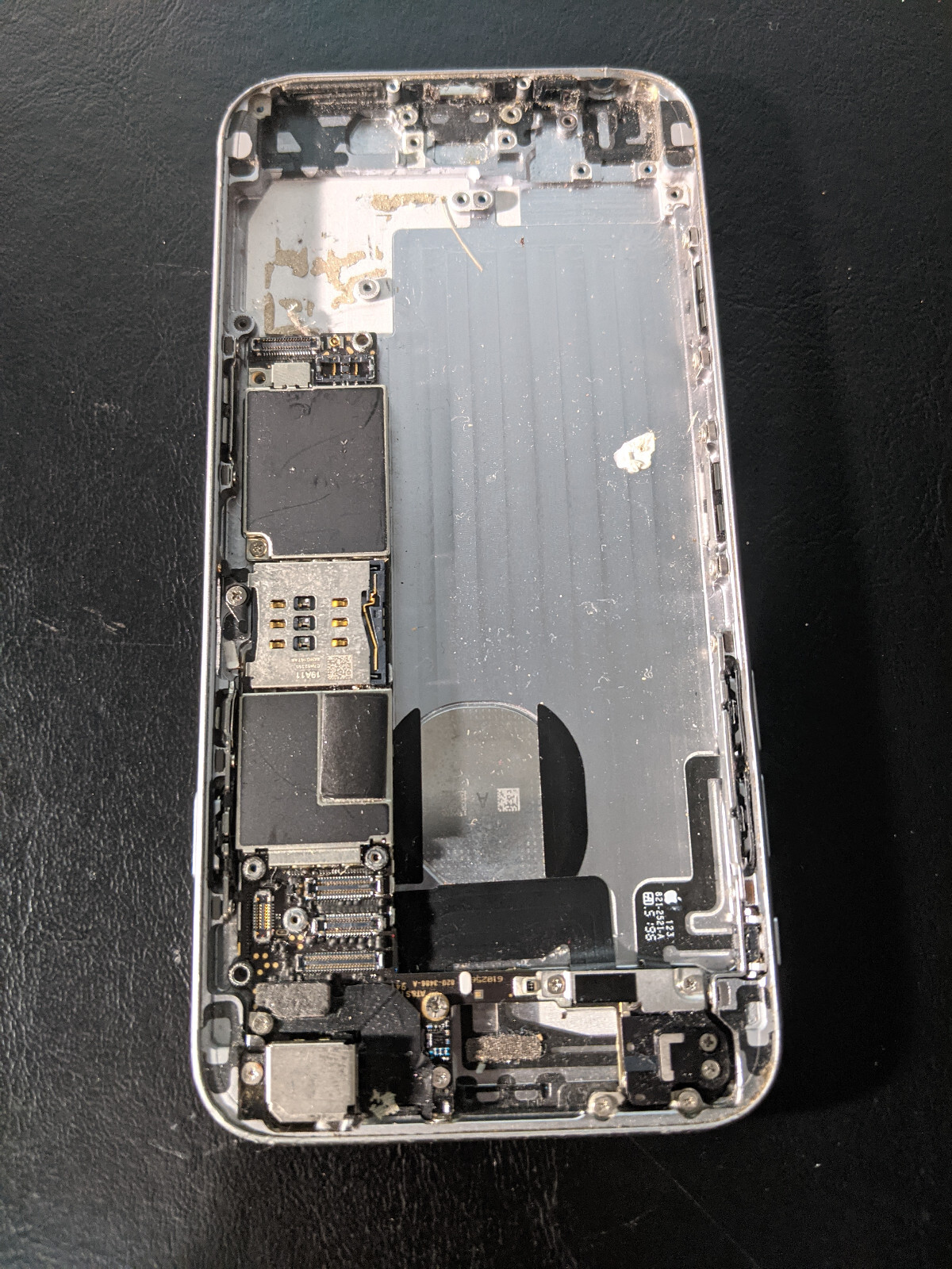 Lot of 7 Apple products – ipod, Iphone – take a look