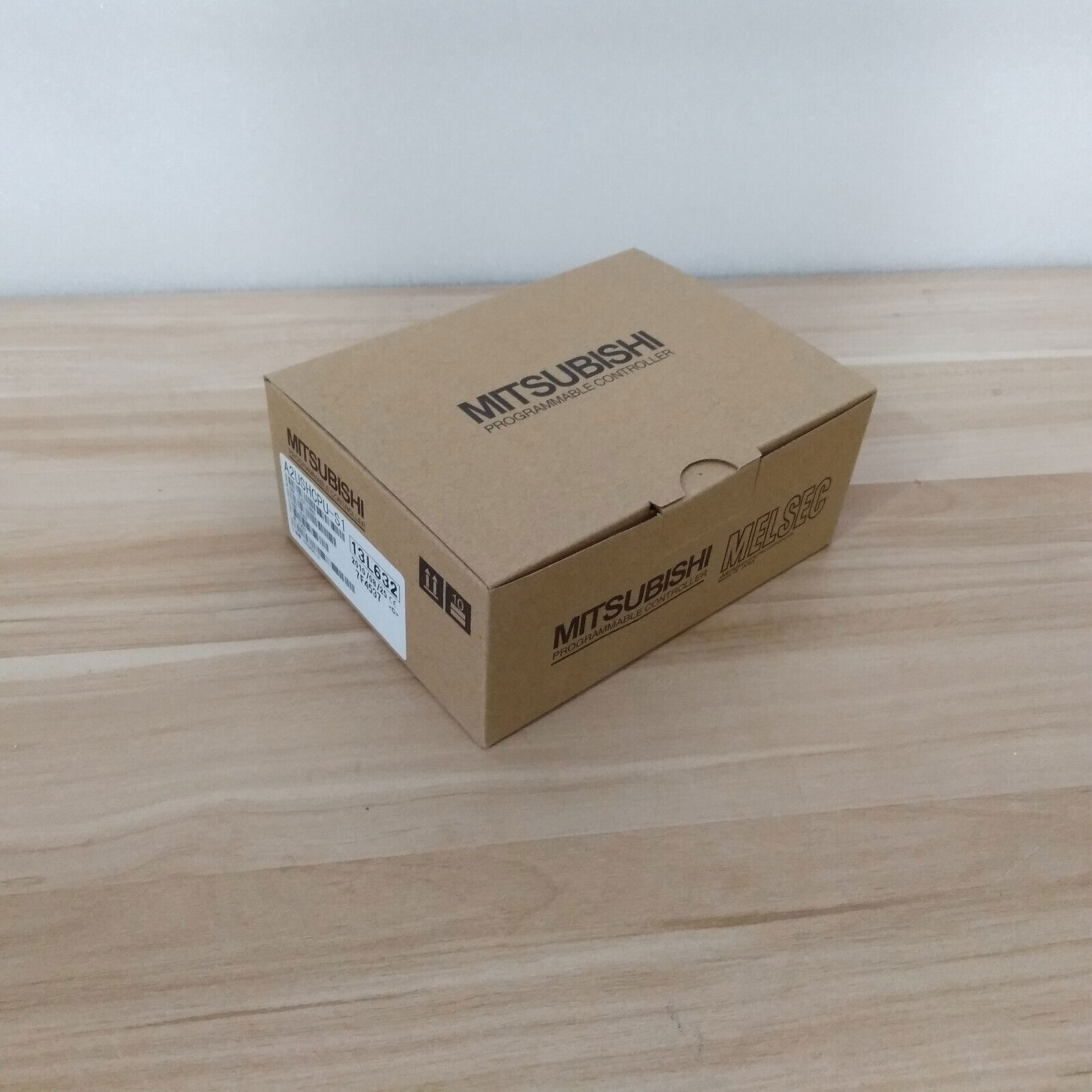 Ship within 24 hours MITSUBISHI PLC A2USHCPU-S1 NEW