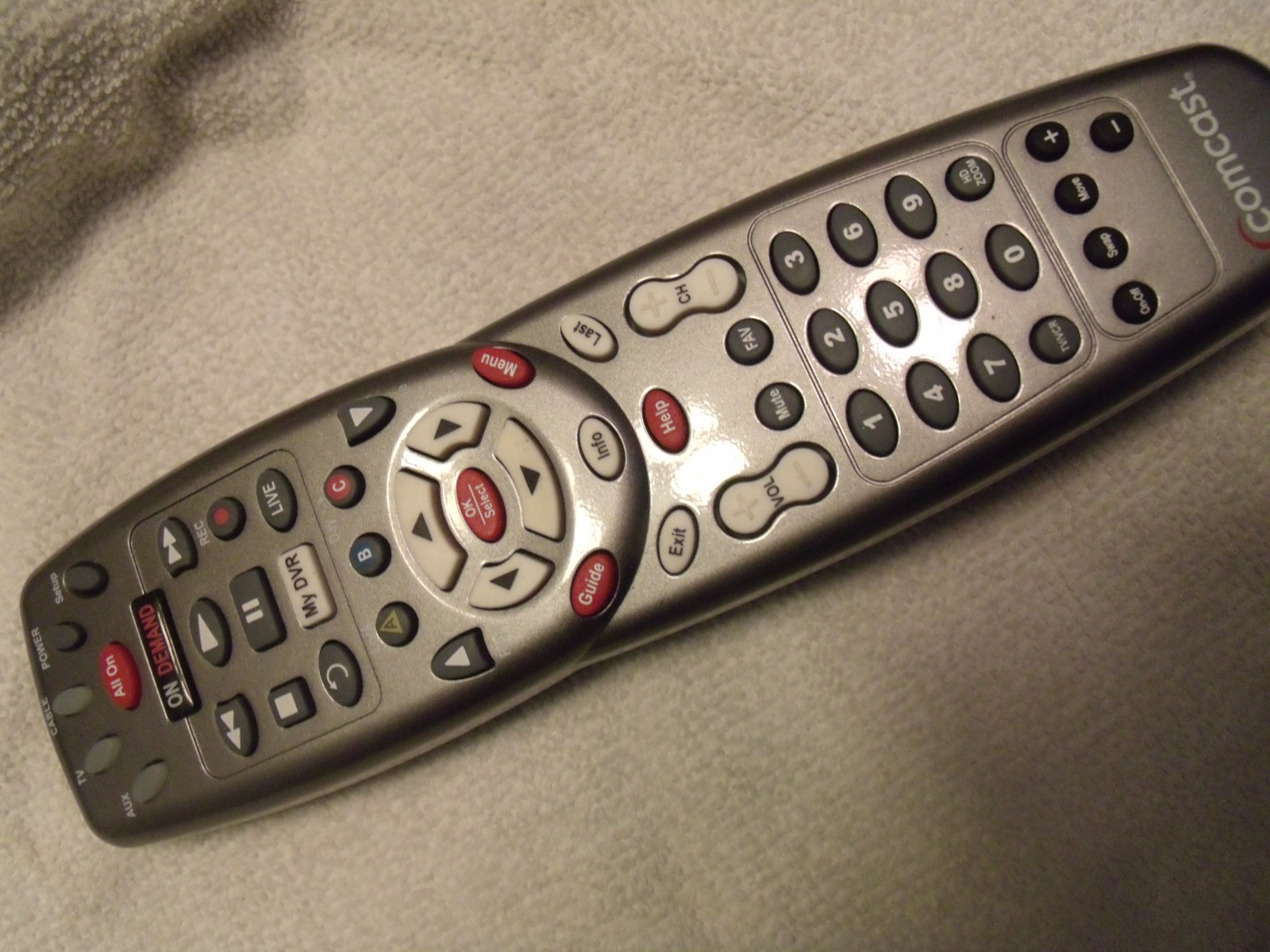 3 DEVICE UNIVERSAL COMCAST XFINITY REMOTE CONTROL On-Demand TV CATV AUX Motorola