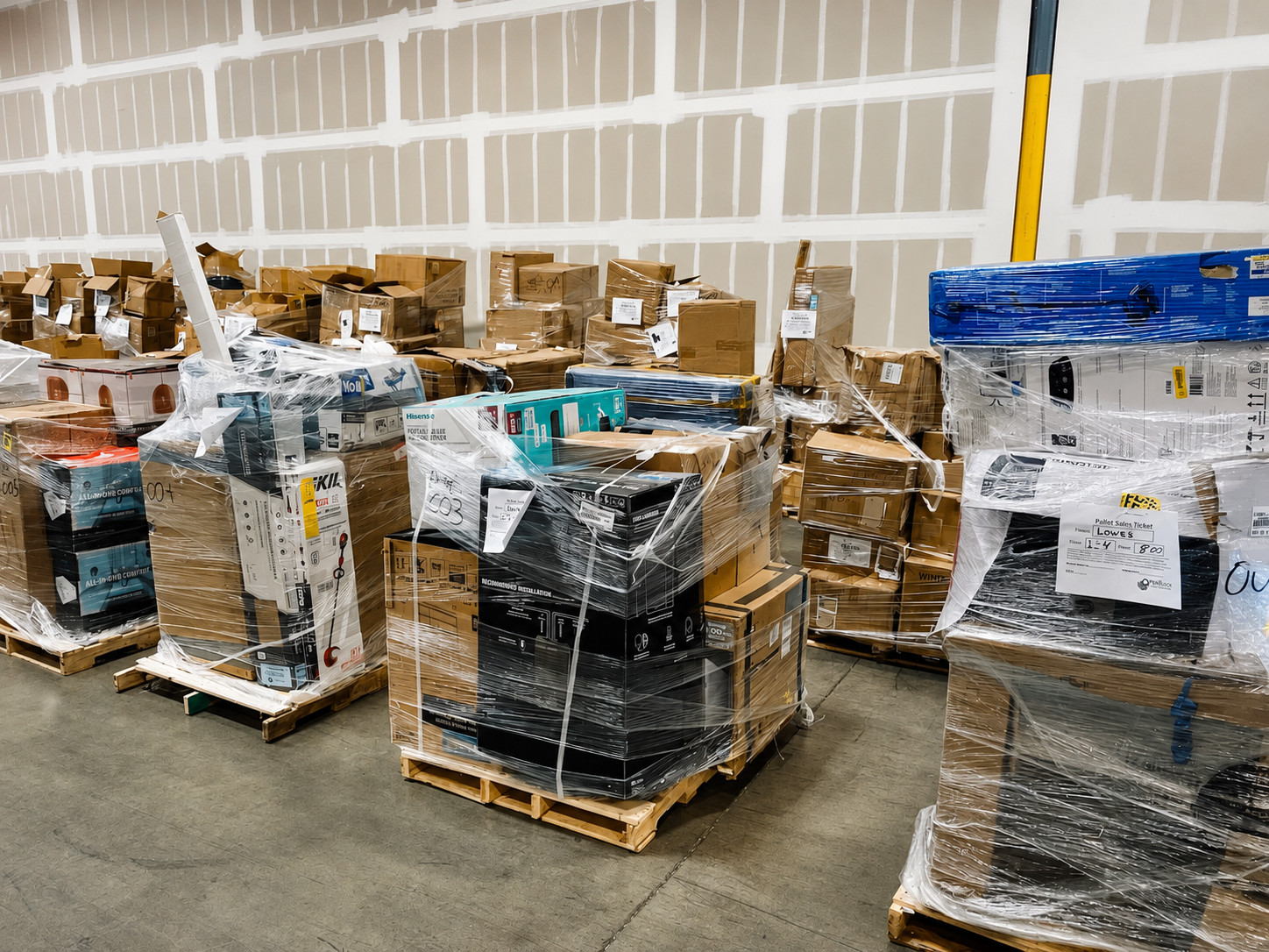 Amazon Premium Mystery Box – Warehouse Liquidation Treasures