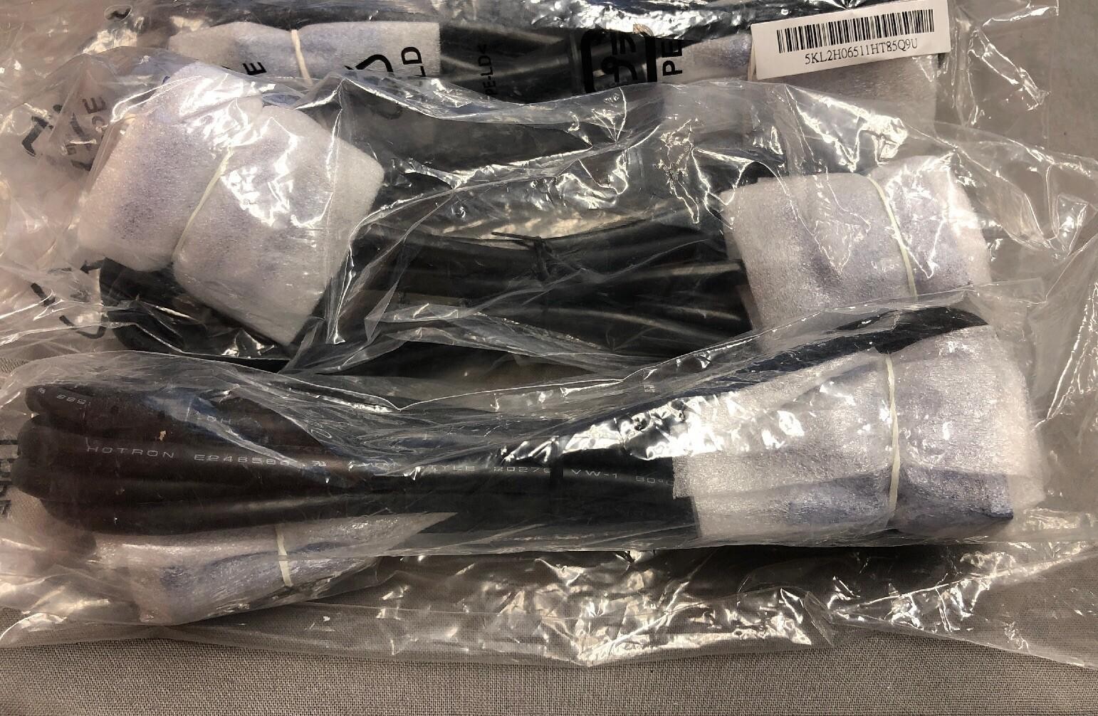 LOT OF 5 NEW VGA cable 5ft. 5KL2H06511H BLACK CABLE BLUE ENDS