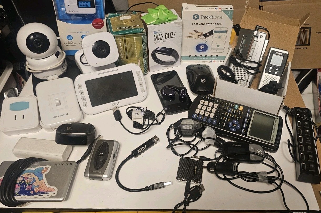 Electronics Lot *Untested Cameras, Voice Rec, Breathalyzer, GPS, Android, Mophie