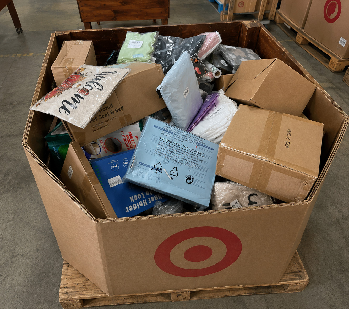 Amazon Overstock Wholesale Lot with Household and Kitchen Essentials