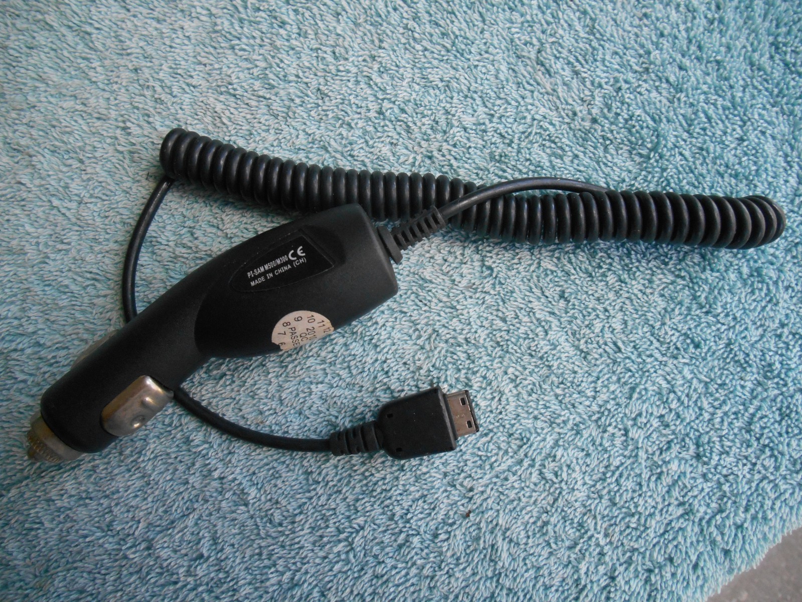 WHOLESALE LOT OF 18 ASSORTED 12 VOLT DC PLUG CHARGERS
