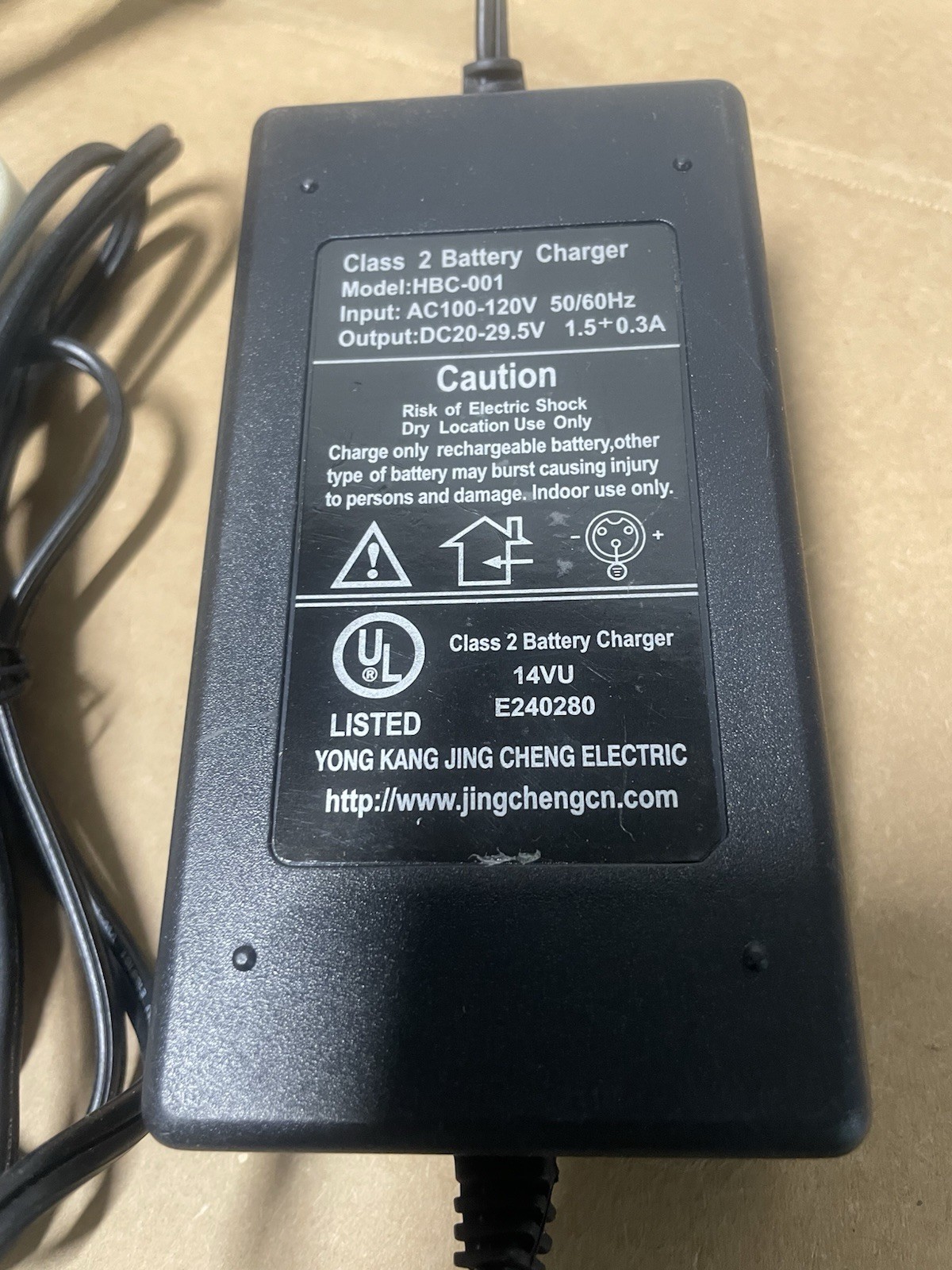 1 x Adapter Battery AC/DC 20-29V, Chargers