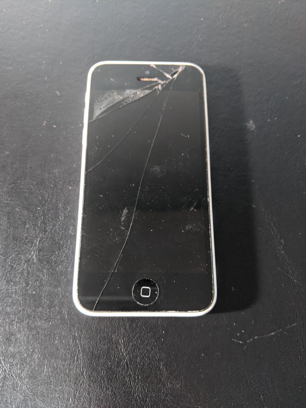Lot of 7 Apple products – ipod, Iphone – take a look