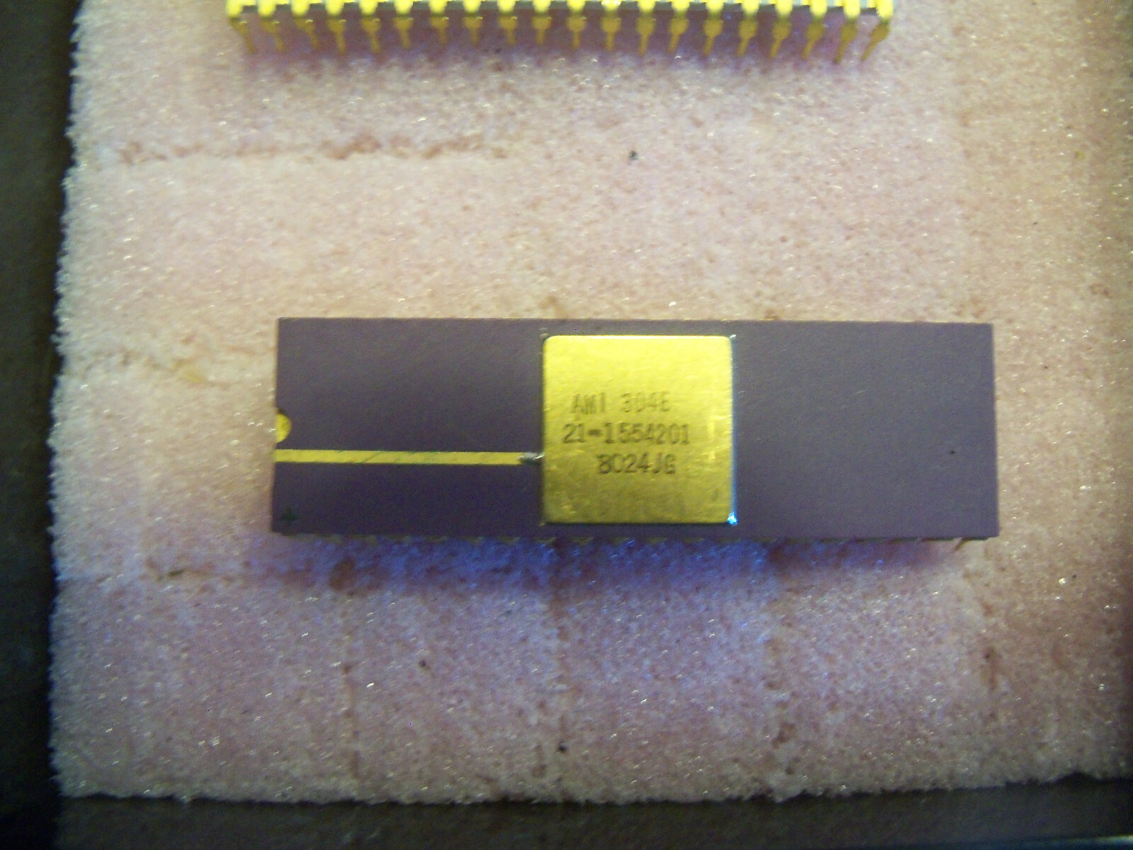 AMI 304E CPU Purple Ceramic Gold 21-1554201 8024jg rare