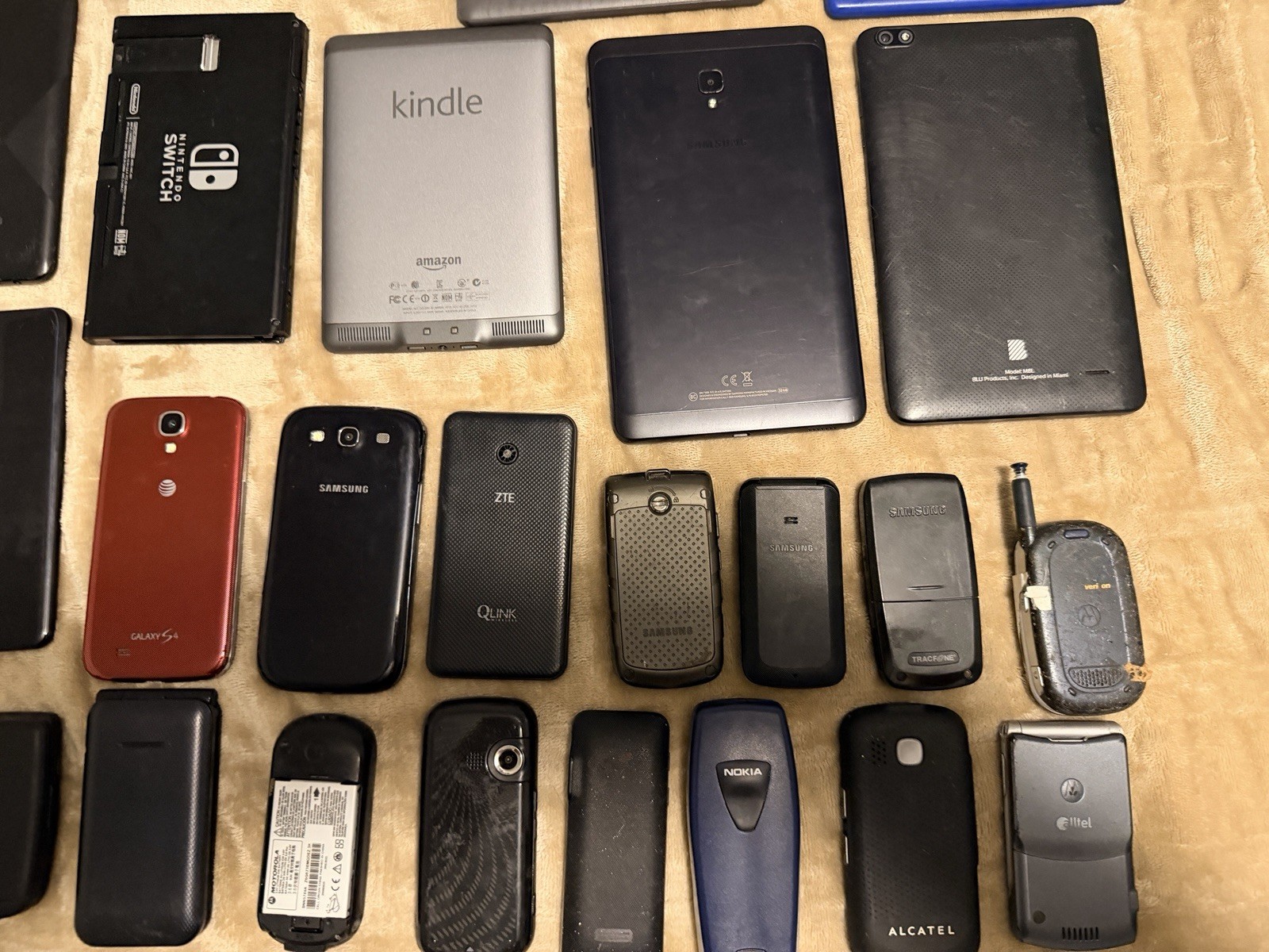 Huge Lot Of 81x Phones, Tablets & Devices (Apple, Samsung, Amazon etc.) FPOR🔥🔥