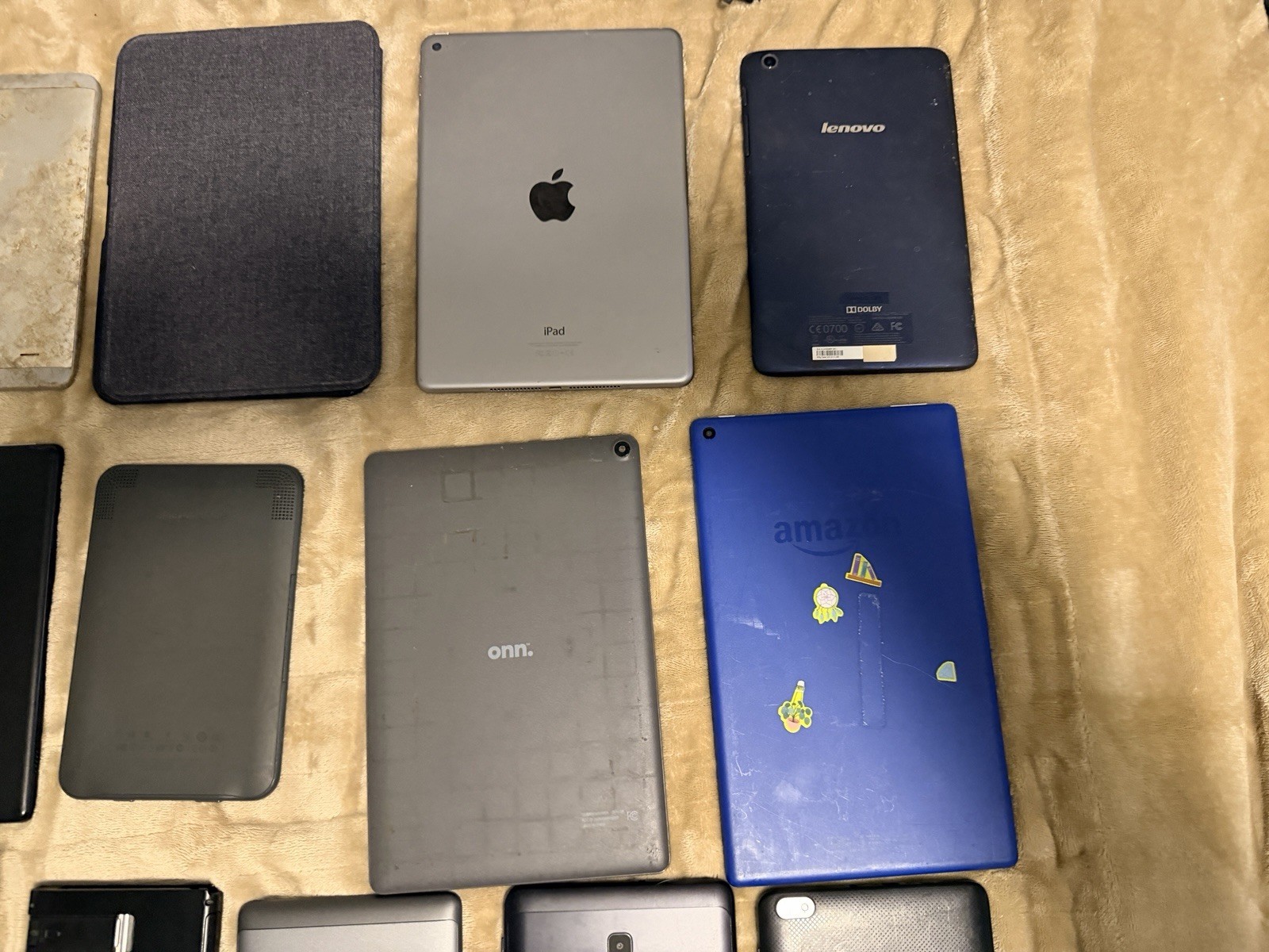 Huge Lot Of 81x Phones, Tablets & Devices (Apple, Samsung, Amazon etc.) FPOR🔥🔥