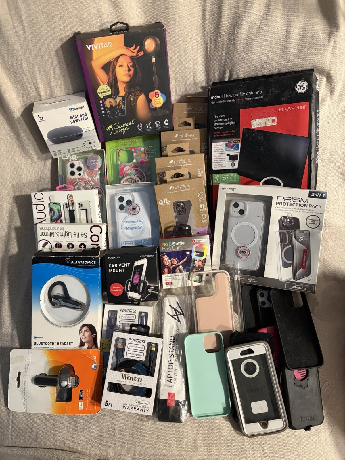 Vivitar/GE/Nimble/OtterBox/Plantronics Mixed Lot Bluetooth iPhone 15