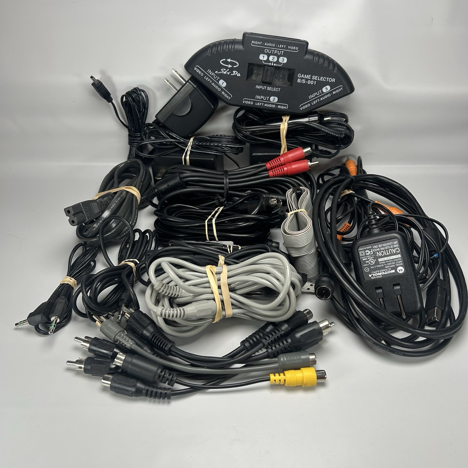 Lot Of 22 Random Junk Drawer Electrical Cables, Power Cords, Adapters, Wires,