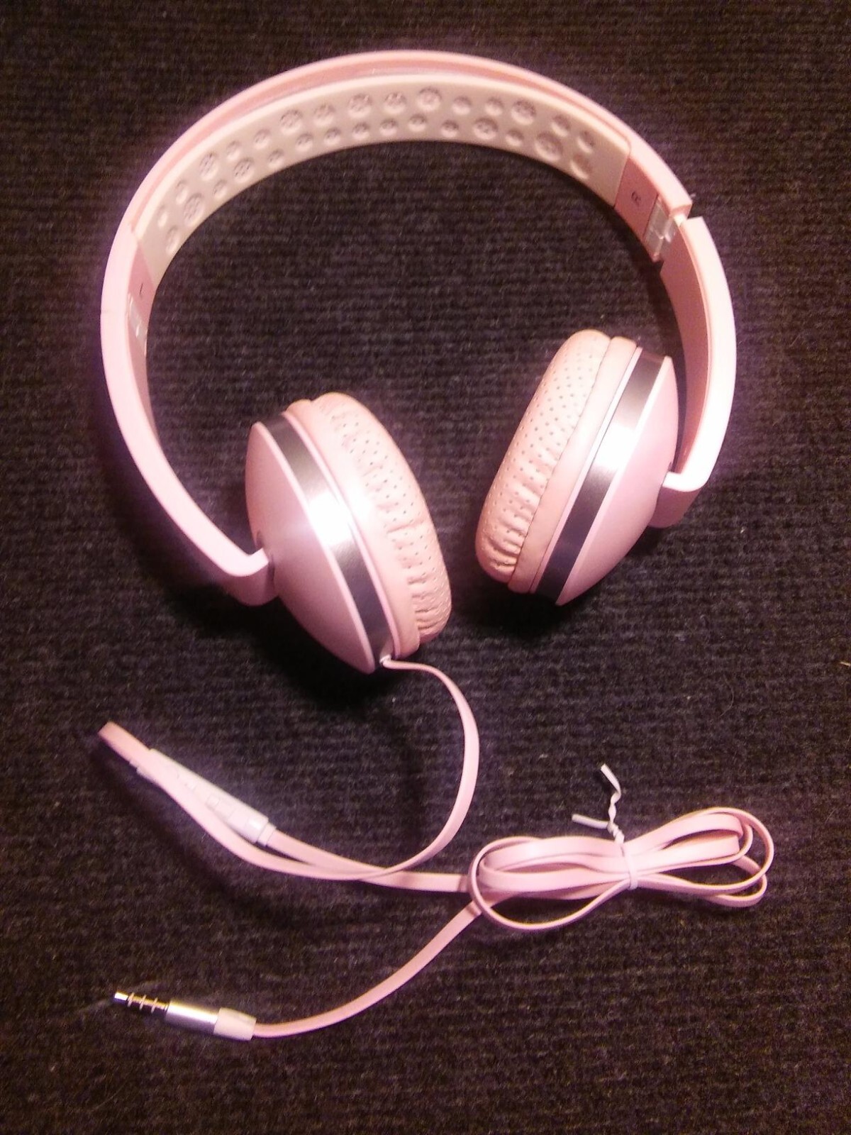 Gorsun Lightweight Sport Headphones with Soft Sweat Proof Earpads – Pink