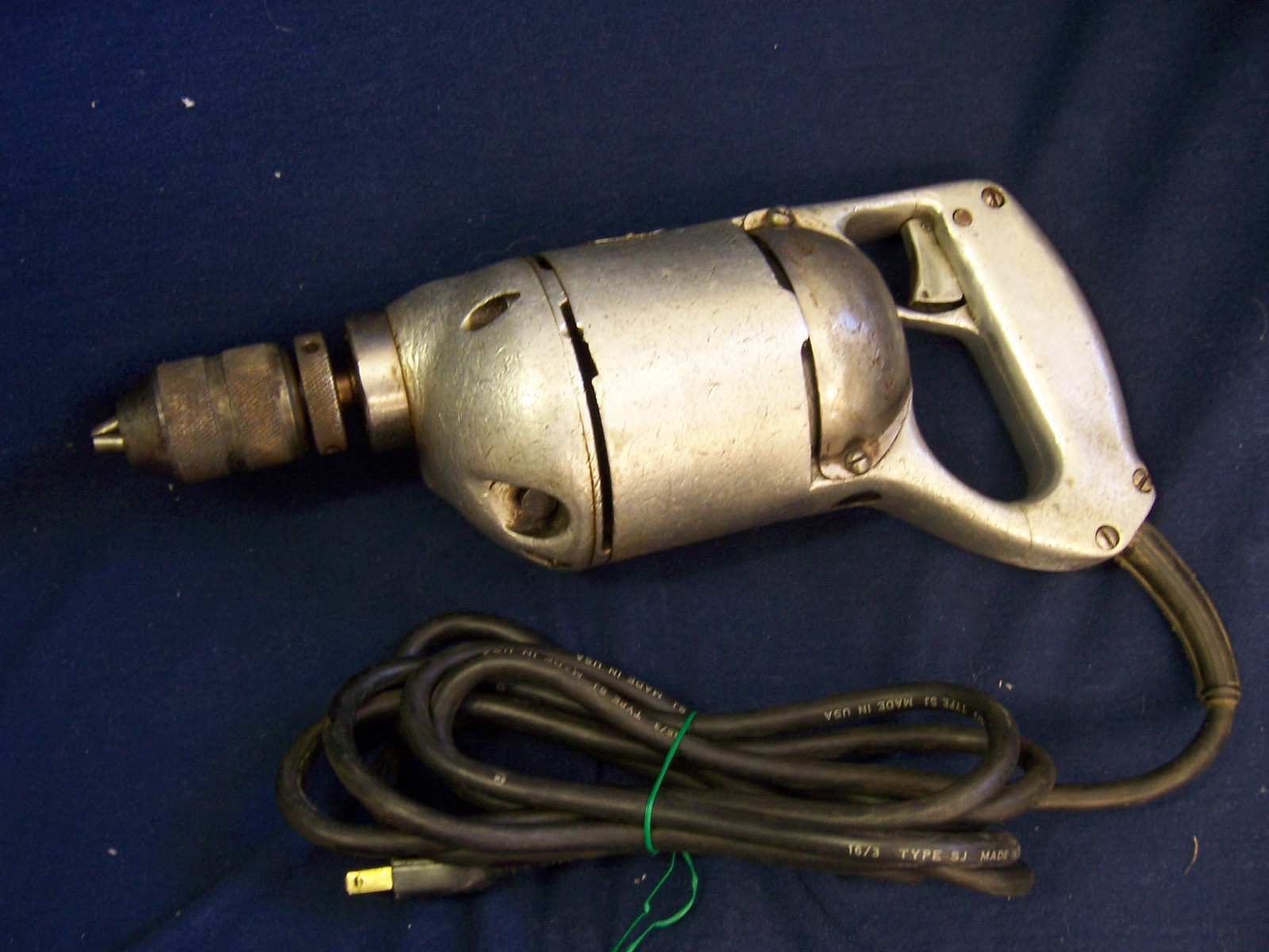 VINTAGE BLACK & DECKER 28991 4HO 110V 2000 RPM DRILL WITH JACOBS 312 CHUCK