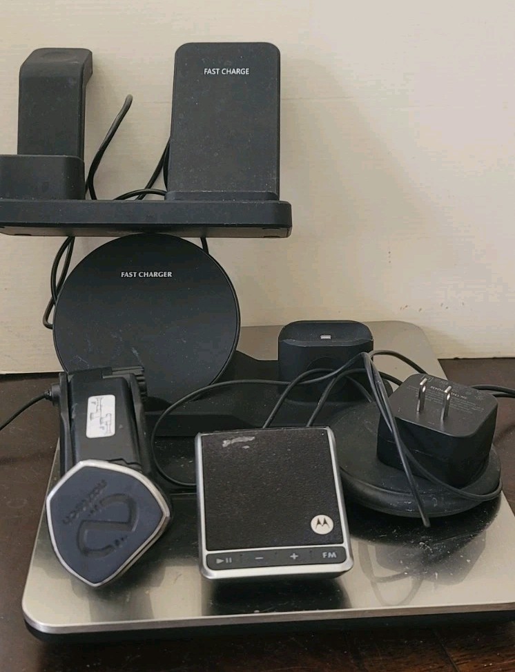 Motorola Bluetooth Car Speaker TZ700 + Chargers Mount Wireless Pads Bundle