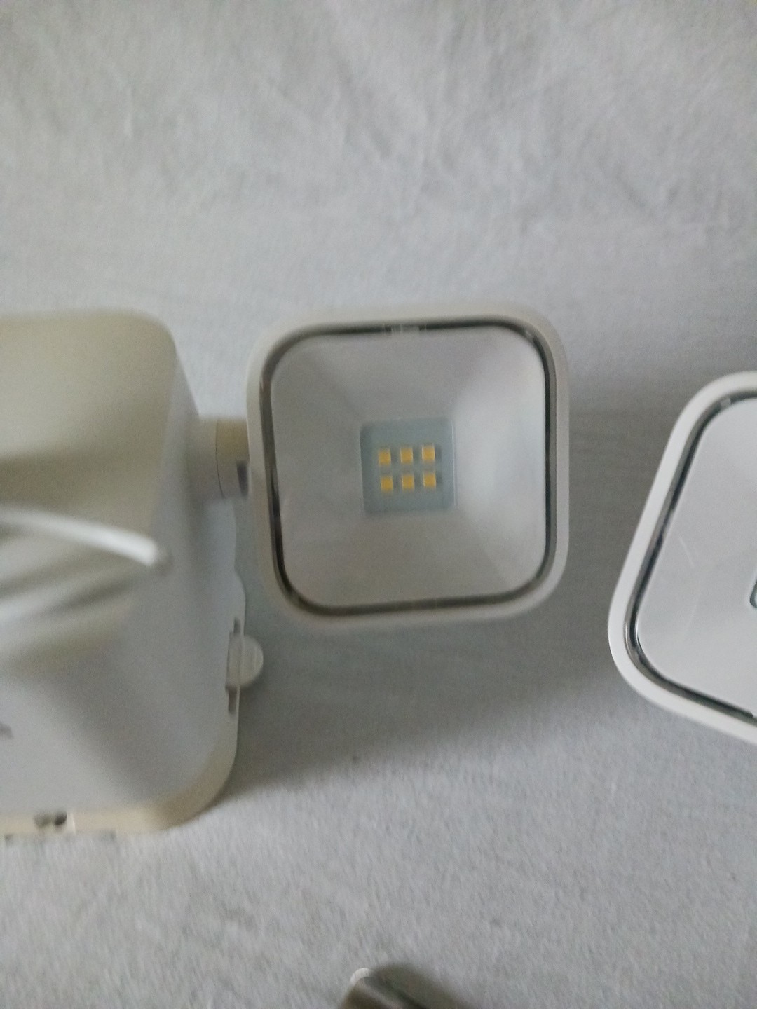 Lot of 2 Floodlight Mount Blink Beams Outdoor BAC044600U w/ Brackets NO CAMERAS