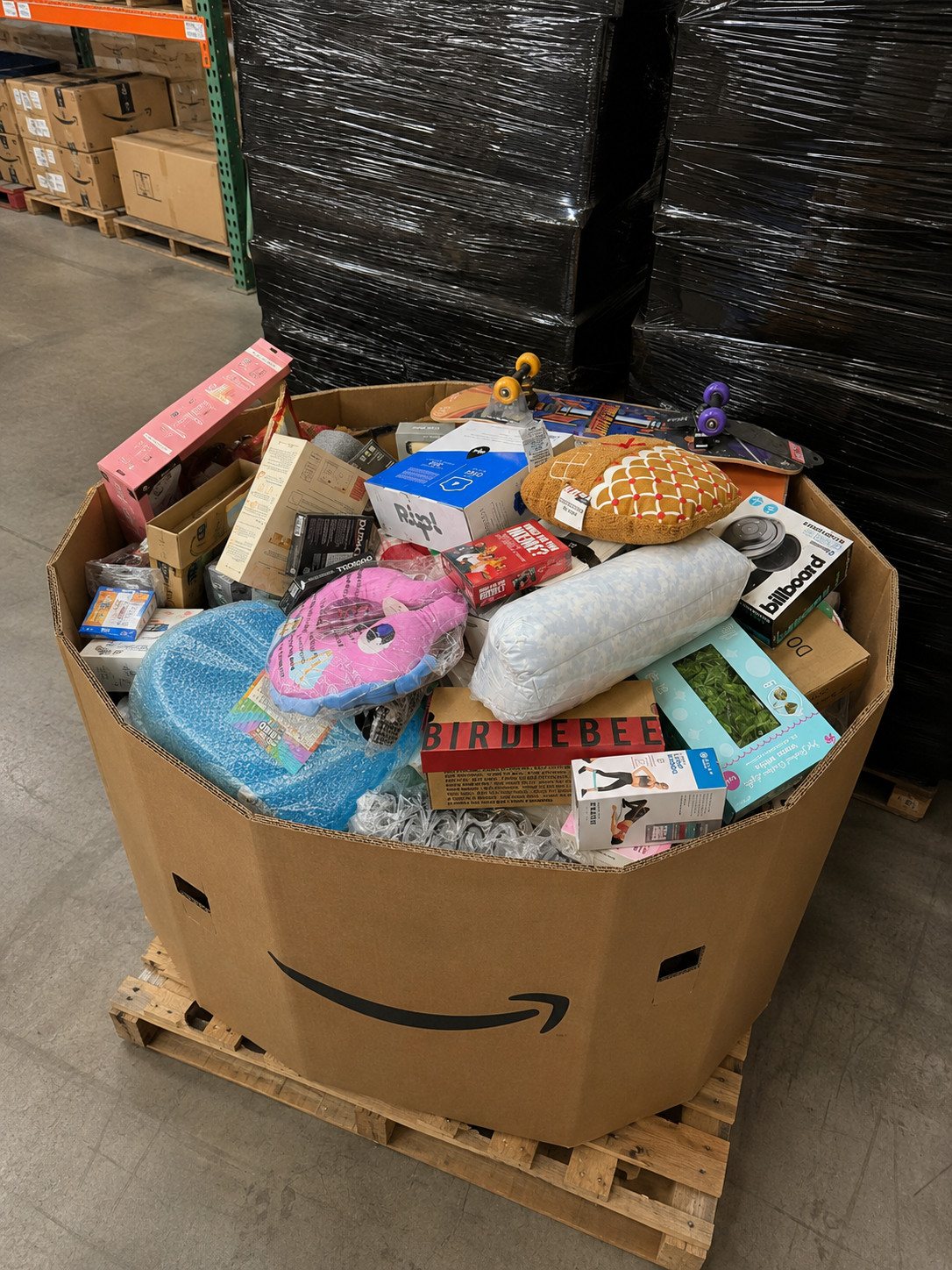 Amazon Wholesale Lot with Household Essentials Collection