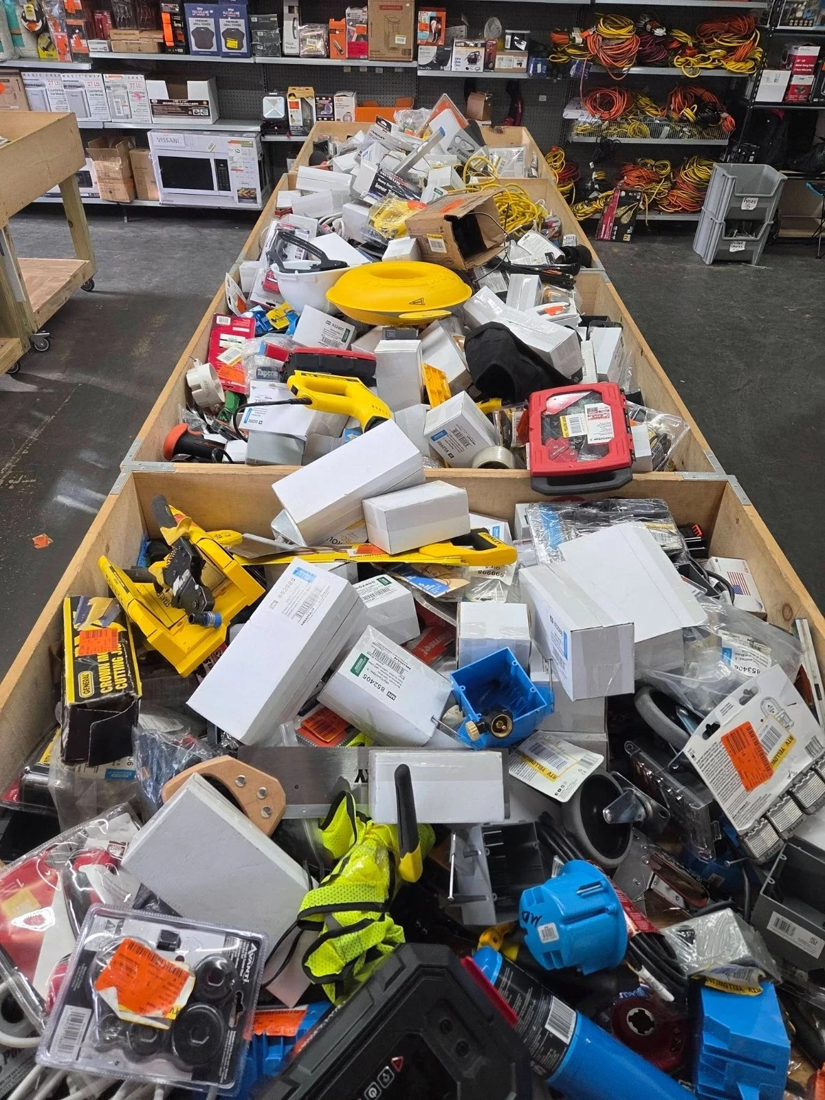 Everyday Household Essentials Wholesale Lot Amazon Overstock Assorted Bundle