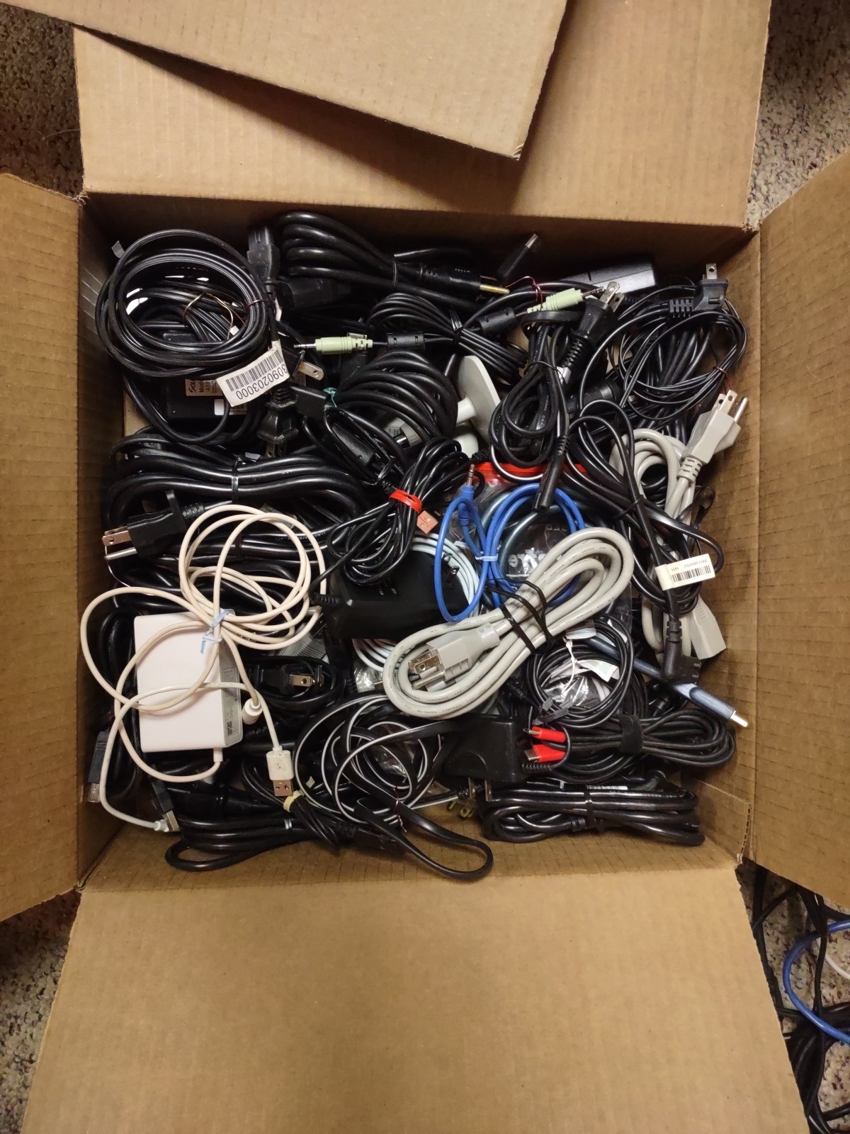 50 Items Mixed Lot Electronic Stuff adapters transformer etc see all pics