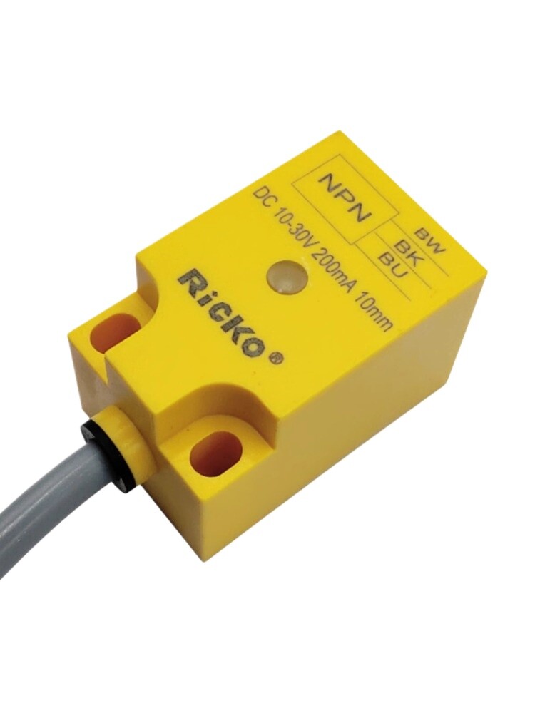 1PC proximity switch FTS-25N10DB/P three wire DC