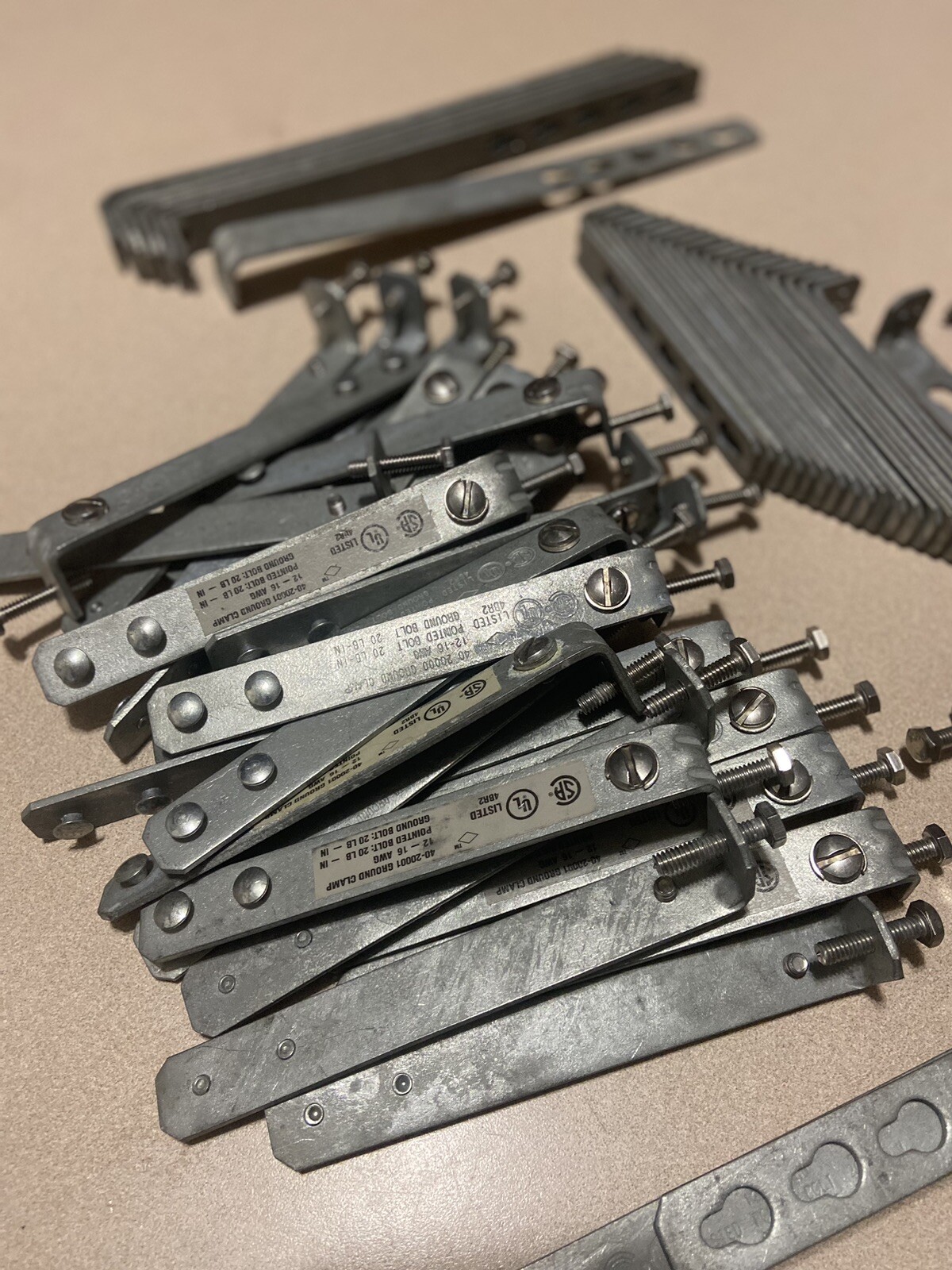 (LOT OF 31) Ground meter box clamp 12-15 AWG 4BR2 Ground/pointed Bolt 20lb -IN
