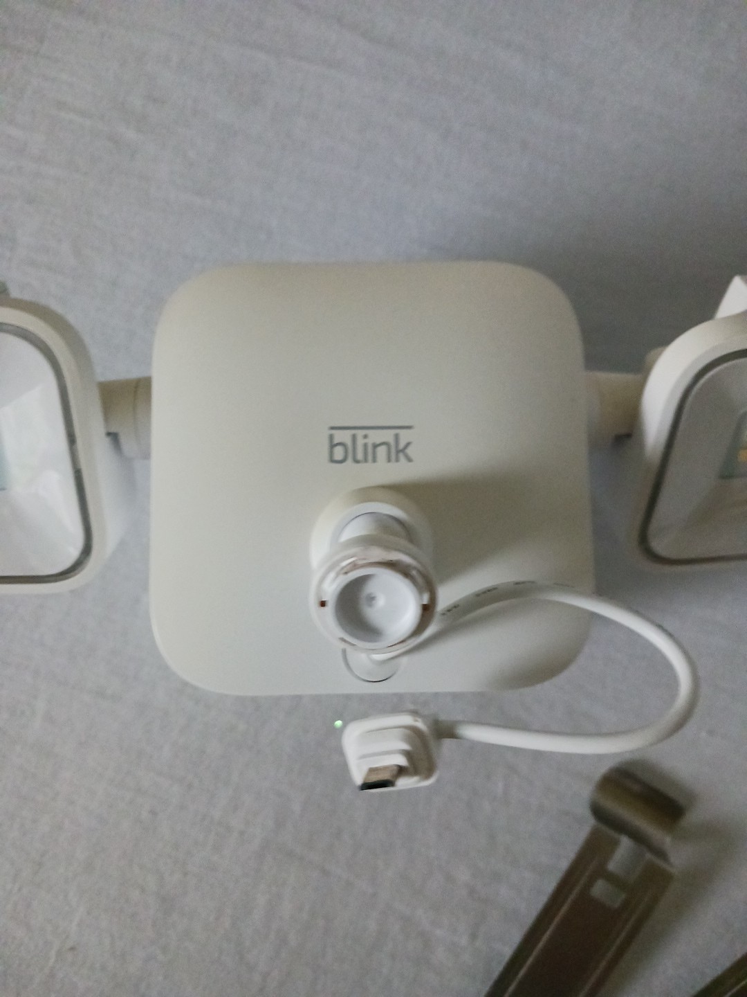 Lot of 2 Floodlight Mount Blink Beams Outdoor BAC044600U w/ Brackets NO CAMERAS