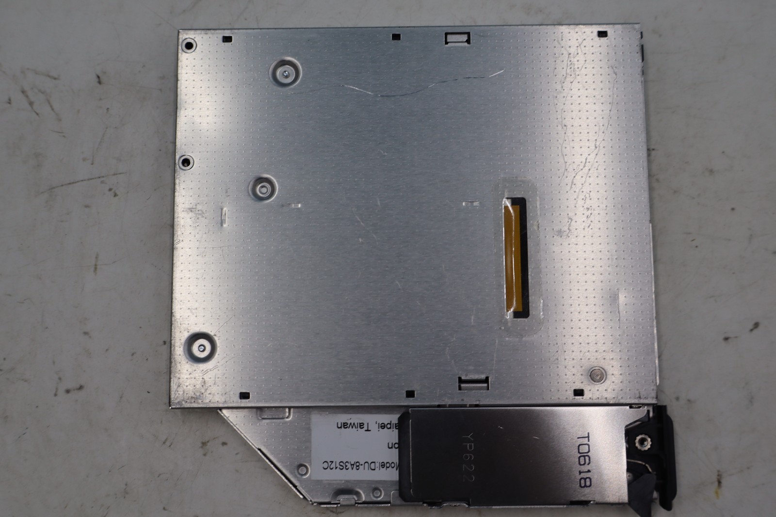 Dell DVD/RW Model: DU-8A3S P/N: 0RWDMD Multi Recorder 0831032