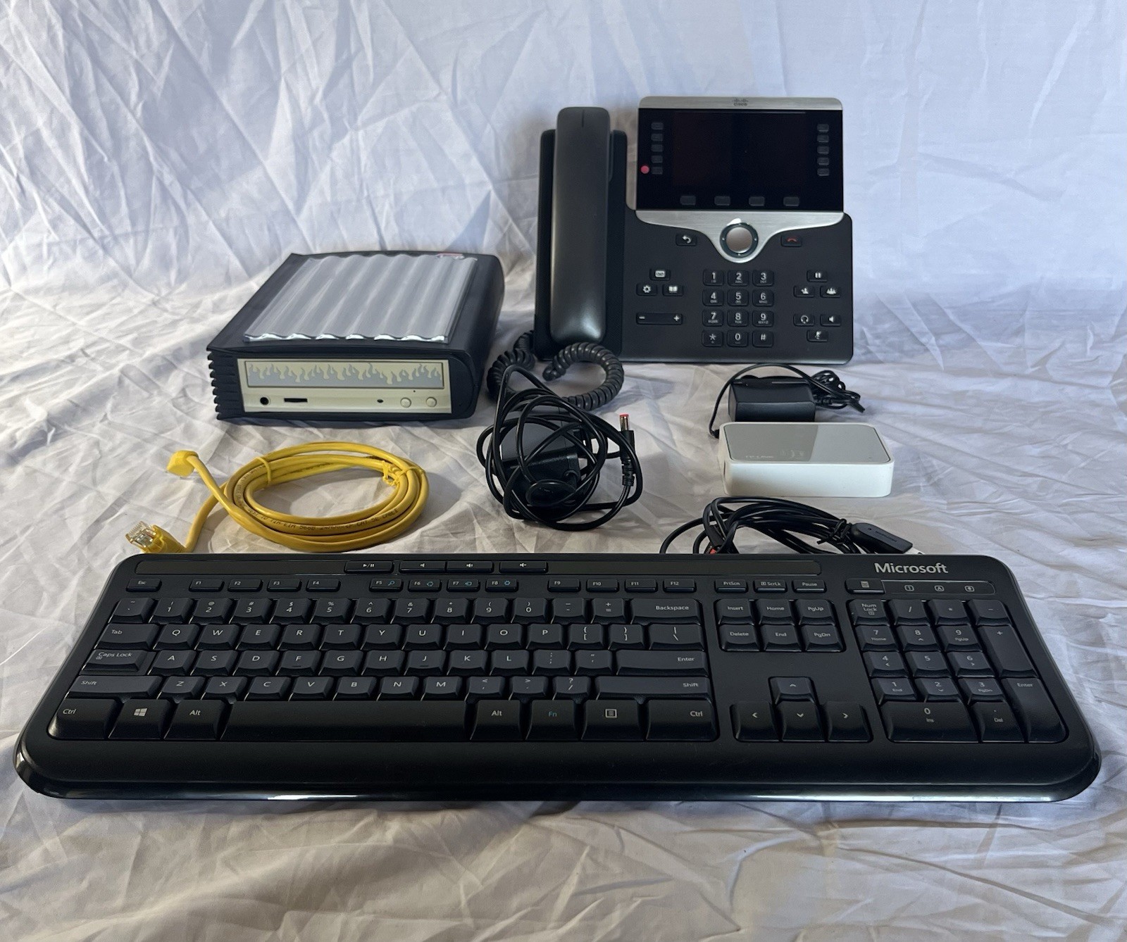Lot Of Office/Communicaton Electronics – TP-Link, Phone, Buslink, Keyboard