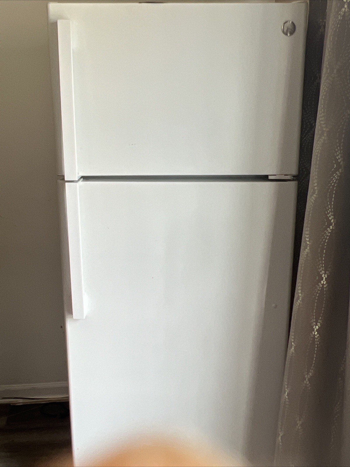 Fridge, White, 2 Inside Parts Missing, Functions Well, 2 Years Old