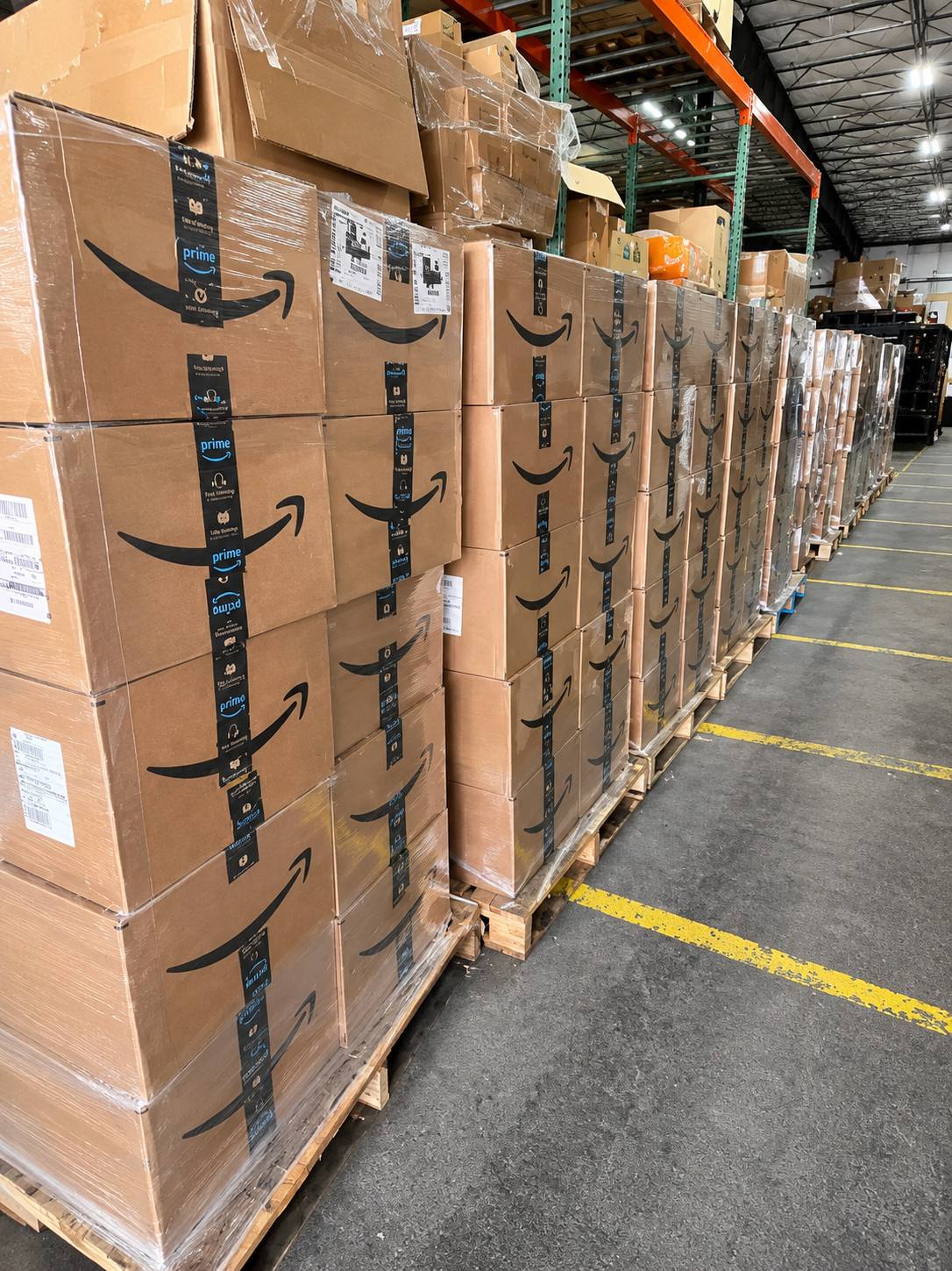 TikTok Viral Merchandise Vault – Warehouse Surprise Treasure Box