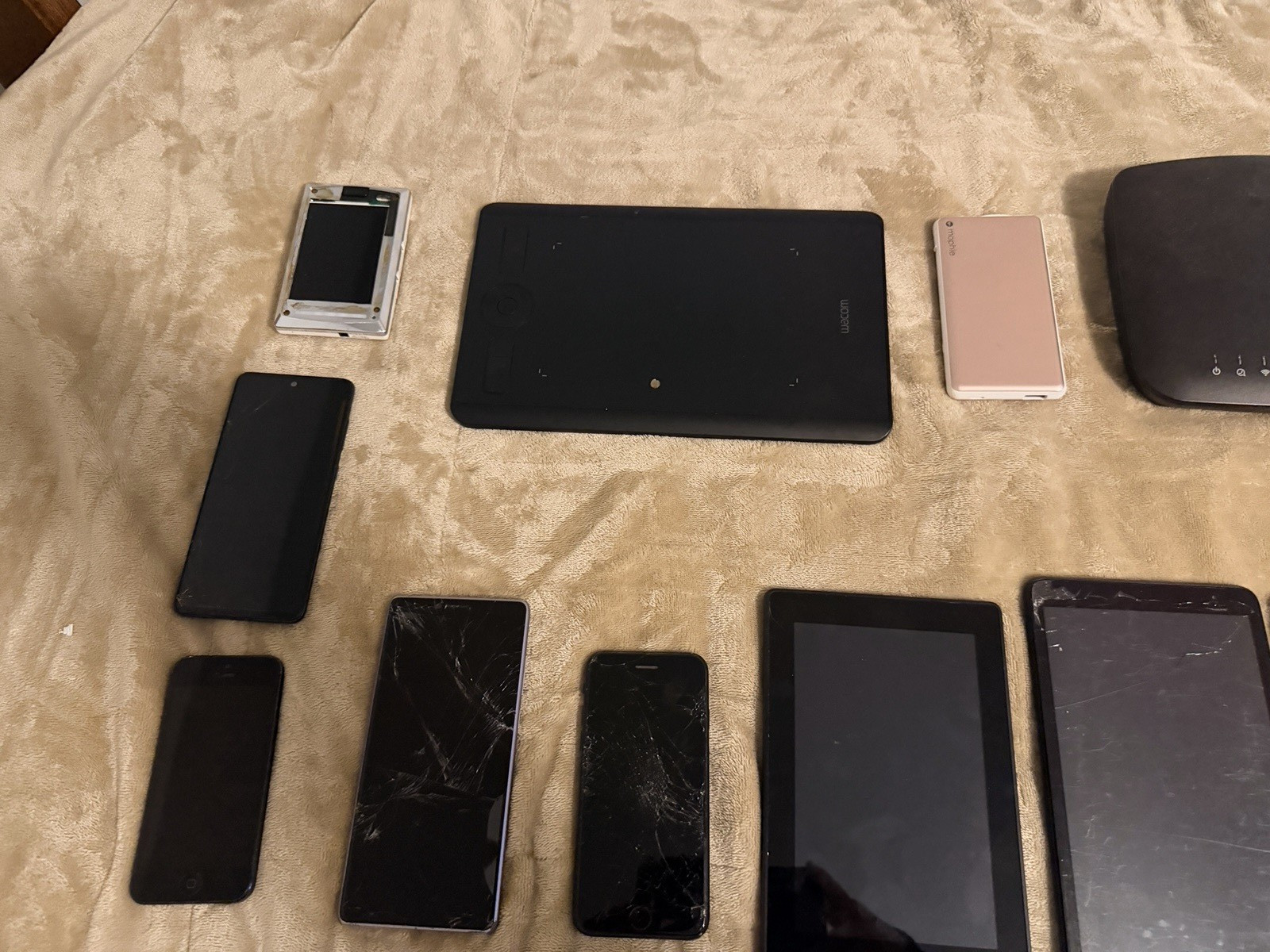 Huge Lot Of 81x Phones, Tablets & Devices (Apple, Samsung, Amazon etc.) FPOR🔥🔥