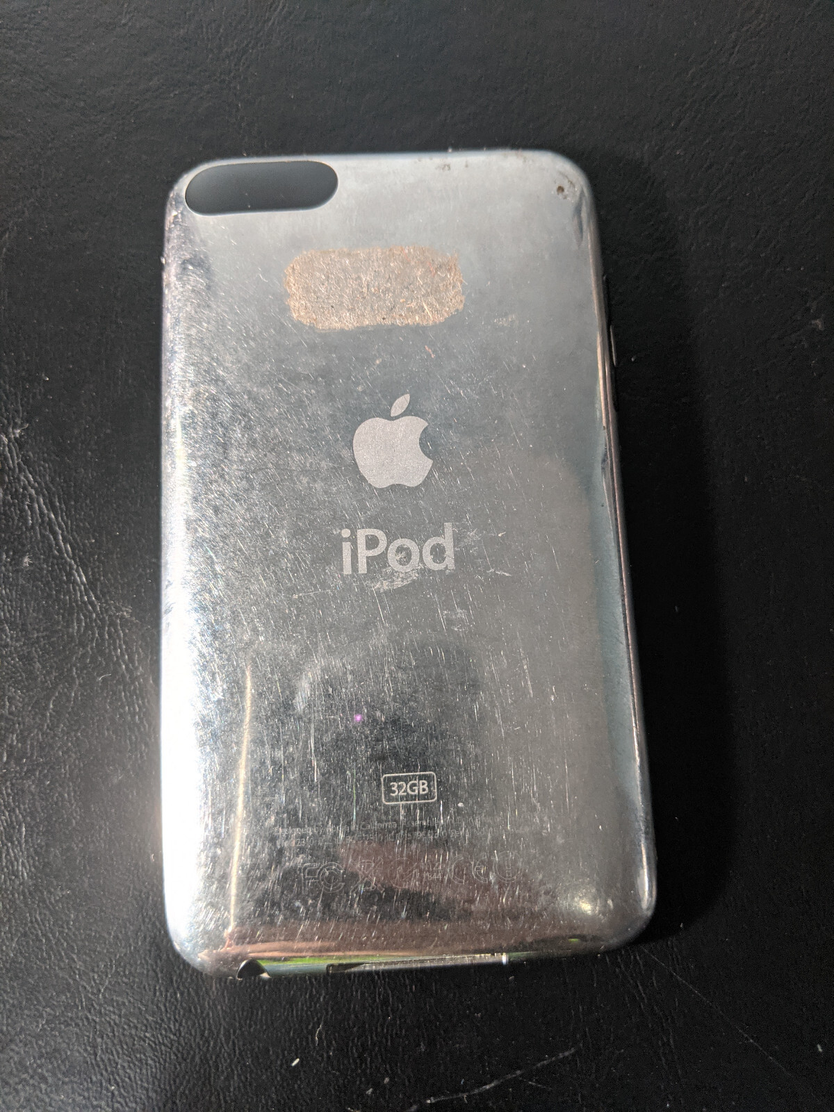 Lot of 7 Apple products – ipod, Iphone – take a look