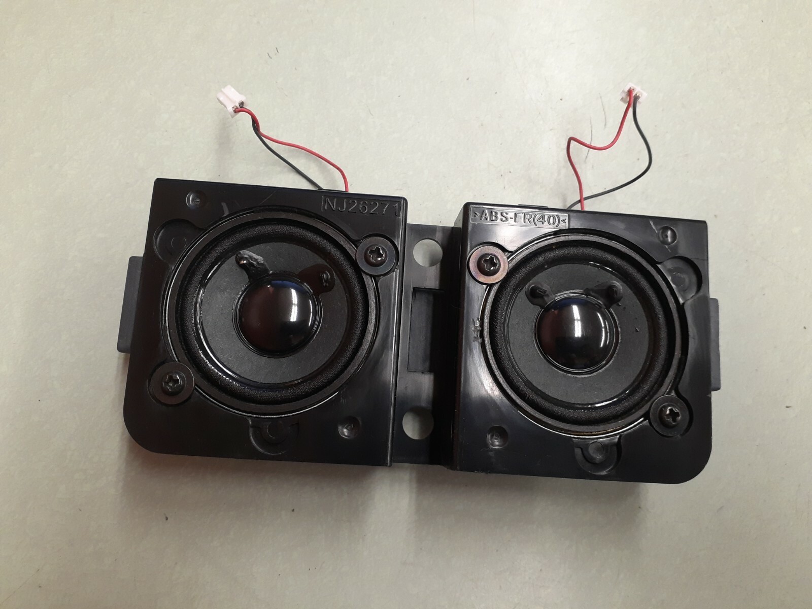 NJ26271 GK01812 Speaker Set w/Bracket